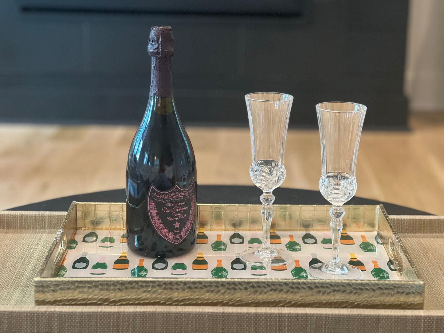 Cheers! Festive glitter champagne serving tray